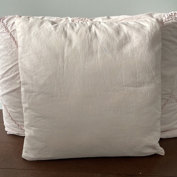 Decorative pink Paris pillows - Picture 3 of 7